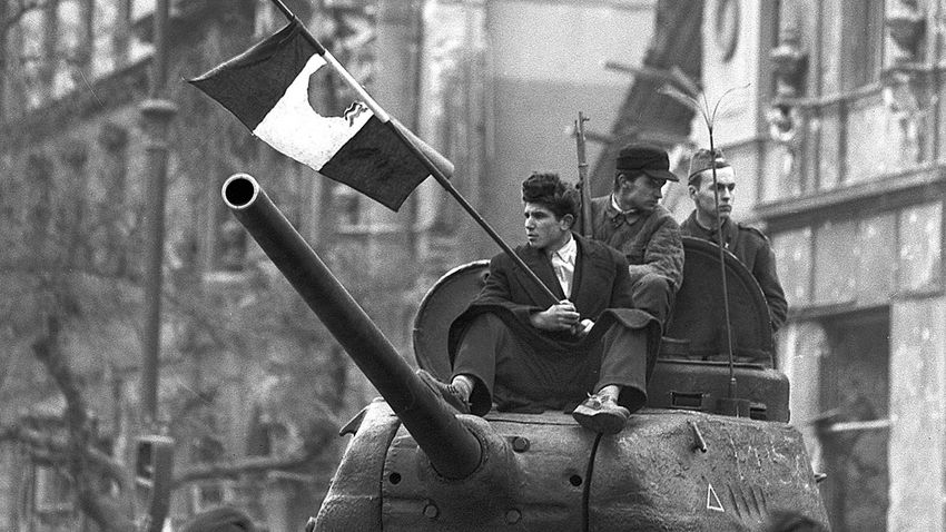 Fasisztának nem, de radikálisnak nevezi az 1956-os forradalmárokat az orosz tankönyv Fasisztának nem, de radikálisnak nevezi az 1956-os forradalmárokat az orosz tankönyv