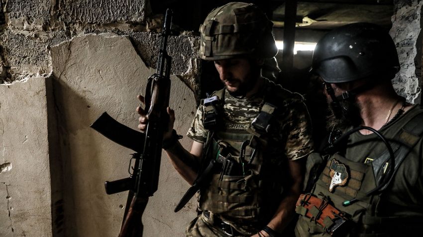 Partra szálltak az ukrán a Krím-félszigeten Partra szálltak az ukrán a Krím-félszigeten