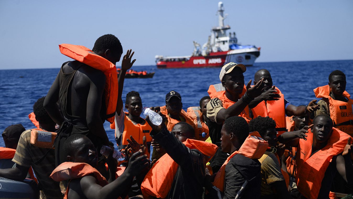 Spanish NGO rescues 194 irregular migrants near Lampedusa