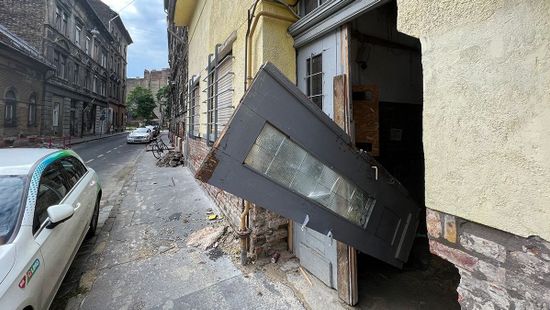 Szellemház borzolja a kedélyeket Józsefvárosban, játszótér is van mellette