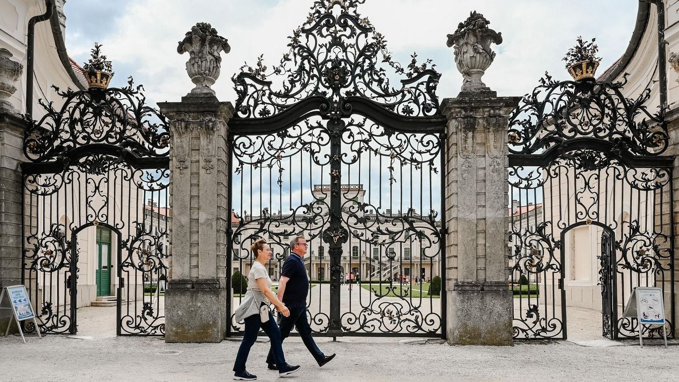 Kétnapos barokk fesztivállal idézik fel a királynői látogatást az Esterházy-kastélyban