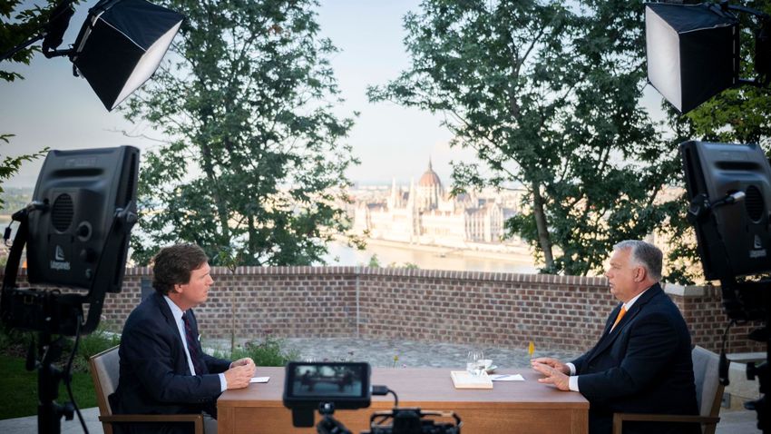 A nemzetközi sajtó is beszámolt Tucker Carlson Orbán-interjújáról A nemzetközi sajtó is beszámolt Tucker Carlson Orbán-interjújáról