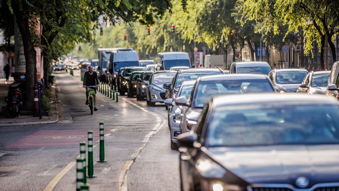 „Reméljük, Karácsonynak lejár a mandátuma és újra lehet közlekedni” – felháborodott autósok a hétfői dugóban + videó