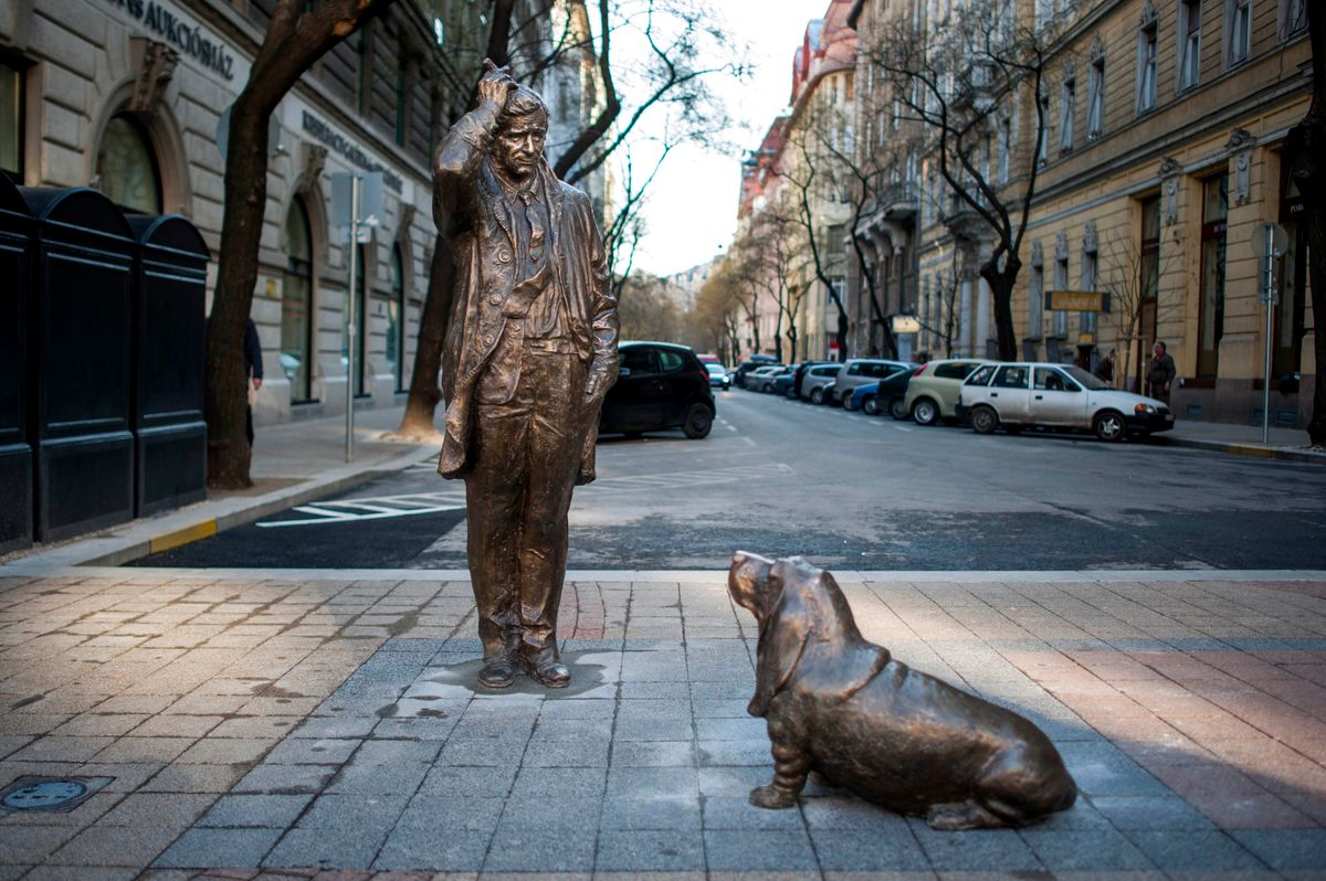 Columbo szobra Budapesten