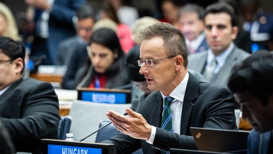 Szijjártó Péter: Ne Közép-Európába hozzák az ukrán gabonát, hanem szállítsák Afrikába