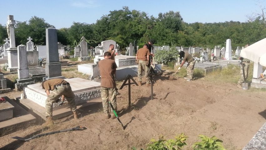 Tíz katonát exhumáltak Fejér vármegyében