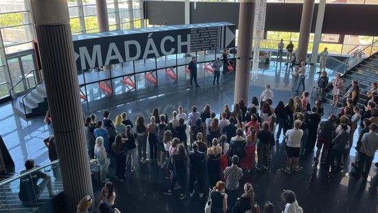 Debrecenbe érkezett a Madách 200 kiállítás