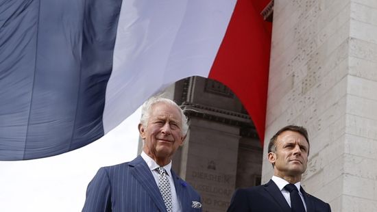 Megkezdte többnapos franciaországi látogatását III. Károly brit uralkodó + videó