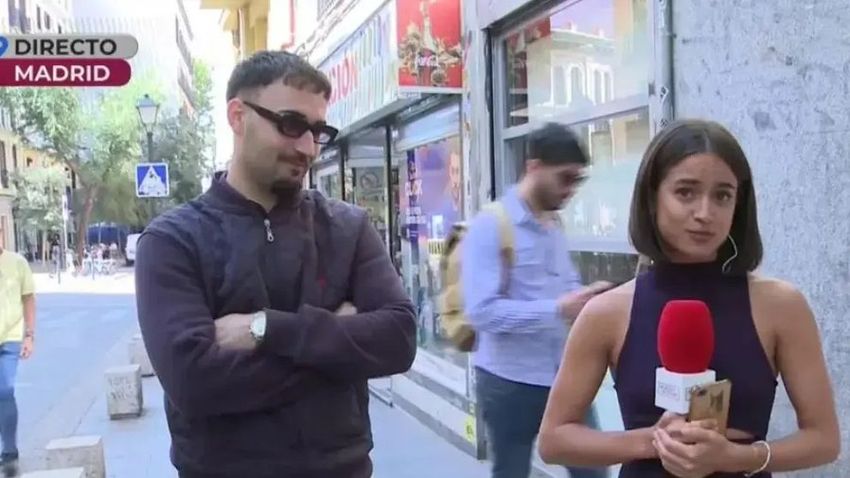 Élő adásban molesztáltak egy spanyol riportnernőt Élő adásban molesztáltak egy spanyol riportnernőt