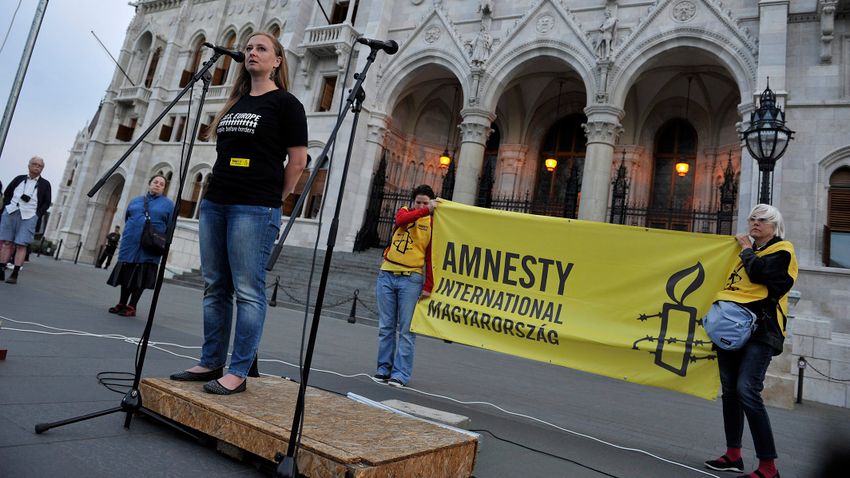 Százmilliókkal támogatják külföldről az Amnesty magyarországi szervezetét Százmilliókkal támogatják külföldről az Amnesty magyarországi szervezetét