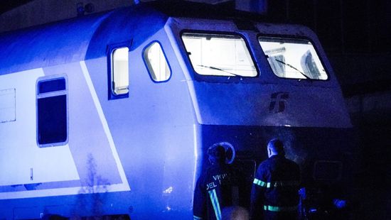 Tehervonat gázolt Zalaegerszegnél, pótlóbuszozás vár az utasokra az éjszaka