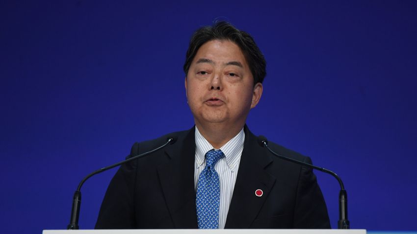 Váratlanul Kijevbe érkezett a japán külügyminiszter, Hajasi Josimasza Váratlanul Kijevbe érkezett a japán külügyminiszter, Hajasi Josimasza