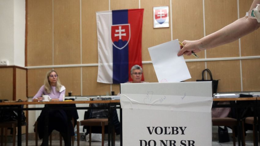 Rengetegen mennek el szavazni Szlovákiában