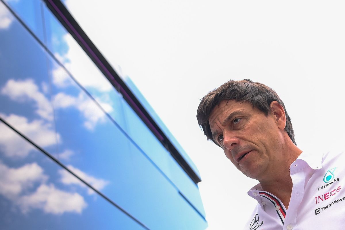 Toto Wolff nem érti, Verstappen miként lehet ennyivel gyorsabb Péreznél