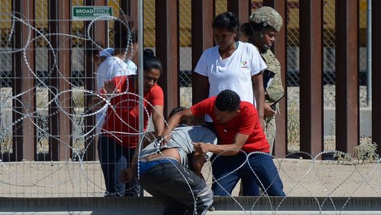 Alig bírja el a migráció újabb hullámát a texasi város + videók