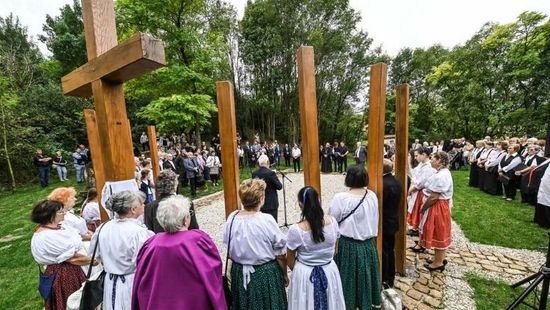 Emlékparkkal gyarapodott a nyolcszáz éves Kisszékely
