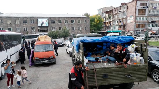 Kiürül Hegyi-Karabah: tovább nőtt a menekülők száma