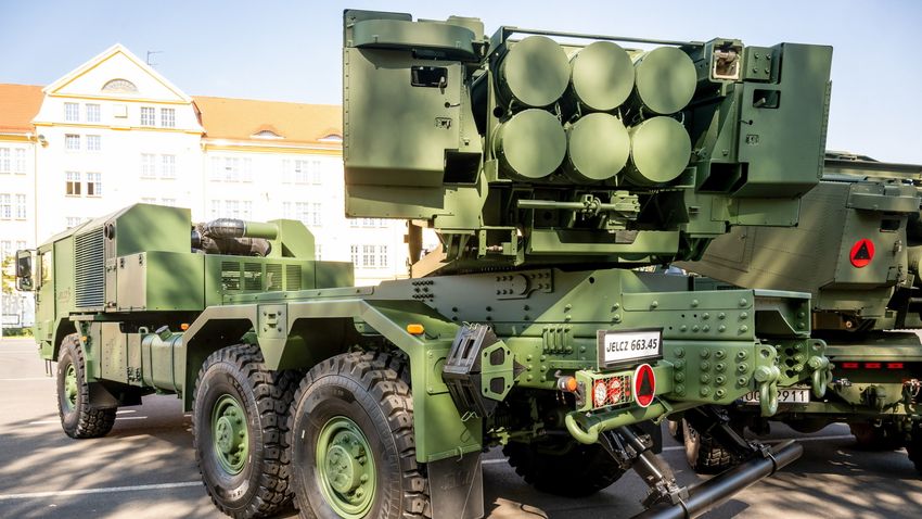 Milliárdos hitelt kap Lengyelország Washingtontól a hadsereg korszerűsítésére