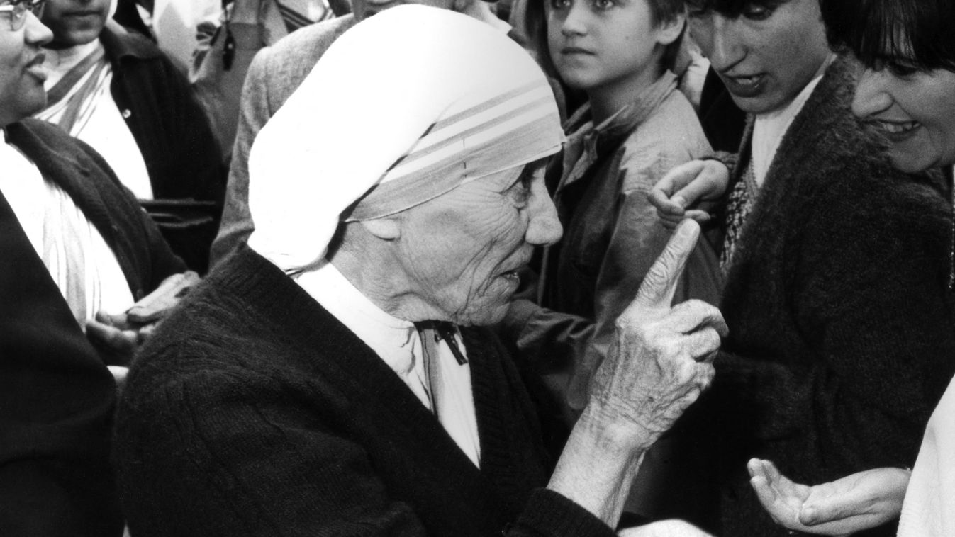 Mother Teresa at a Church Service in Vienna
