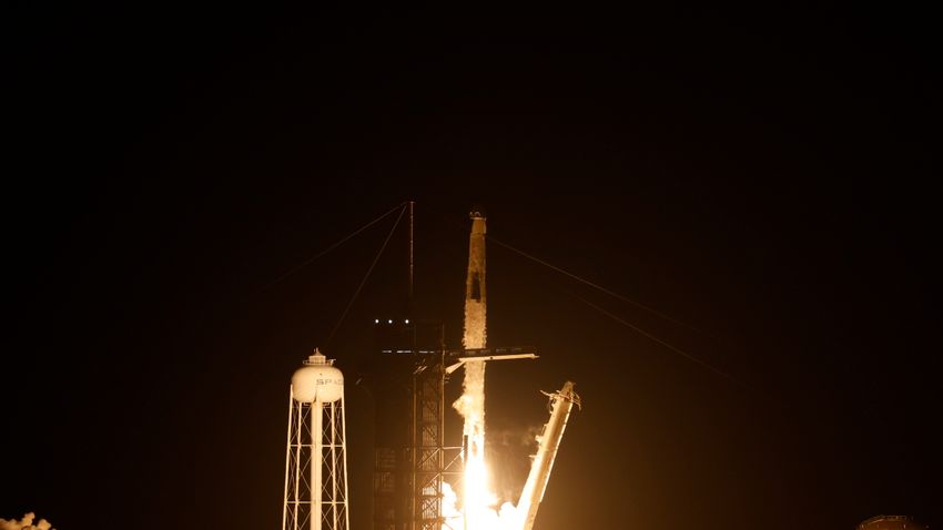 Sikeresen landoltak a Földön a SpaceX űrhajósai