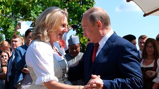 Putyin szülővárosába költözik a volt osztrák külügyminiszter