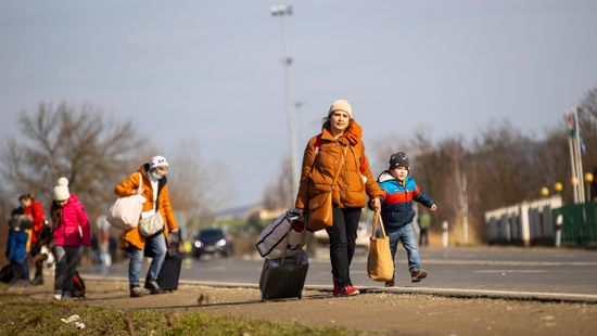 Több mint tizenkétezren érkeztek tegnap Ukrajnából