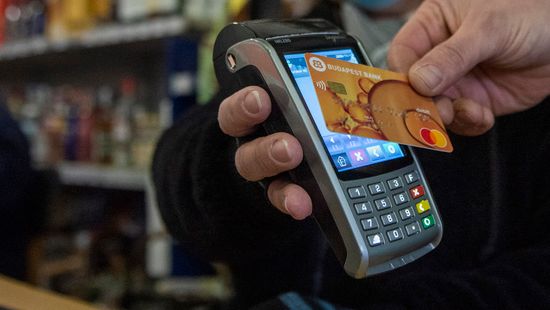 Ennyi a fizetése a magyaroknak: több mint félmillió forint az átlagkereset
