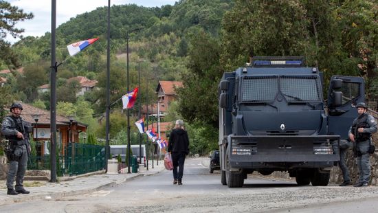 Aggodalomra ad okot a Szerbiában zajló haderőösszevonás