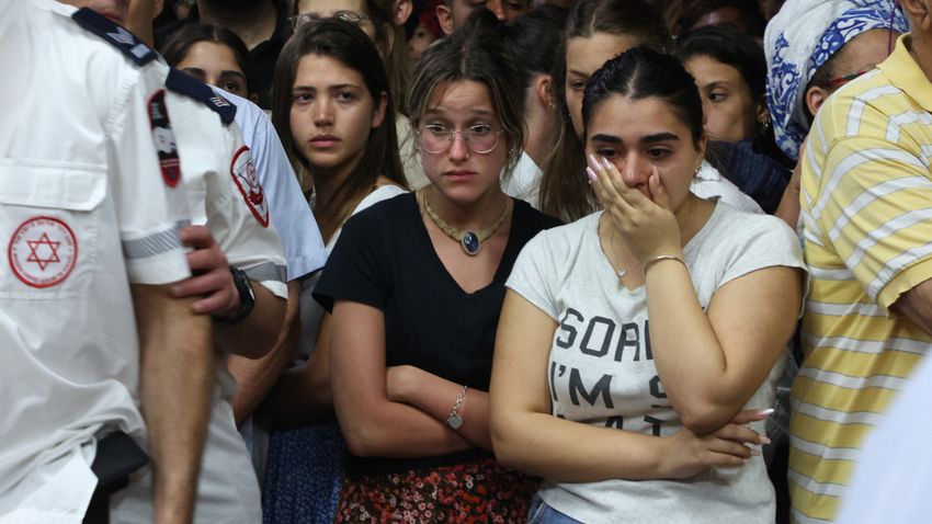 Leírhatatlan szenvedés nyomaira bukkantak a Hamász-vérengzés helyszínén + videók Leírhatatlan szenvedés nyomaira bukkantak a Hamász-vérengzés helyszínén + videók