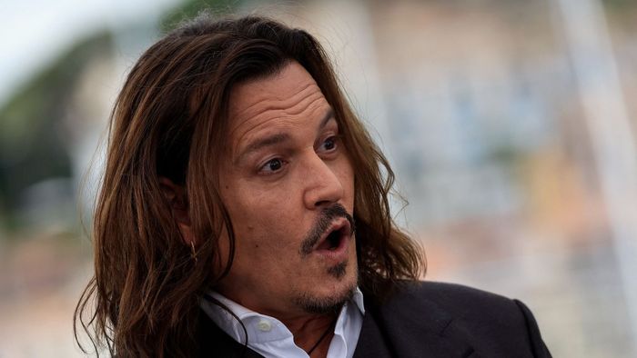 Johnny Depp állítólag nagyon boldog Magyarországon, lehet, hogy ezért megcsúszik az új filmje forgatása?