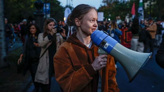 Kibújt a szög Pankotai Lili zsáknadrágjából