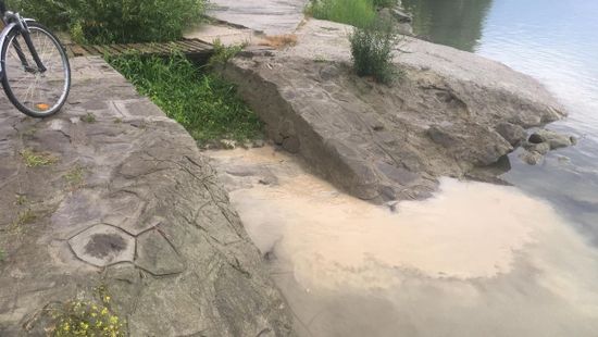 Gyomorforgató óbudai titkok: csak nyáron huszonháromszor engedtek fekáliát a Dunába, de a polgármester nem szólt a lakóknak