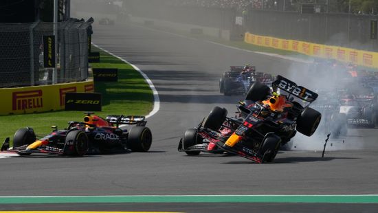 Verstappen nyert, csapattársa tudomást sem vett róla + videó