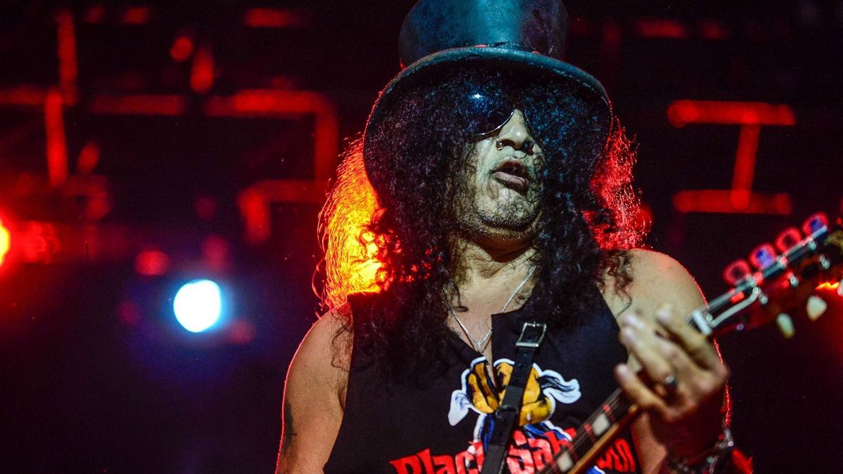 Slash, a Guns N' Roses gitárosa 