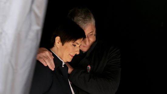 Szelektív memóriája van a luxusban élő Dobrevnek?