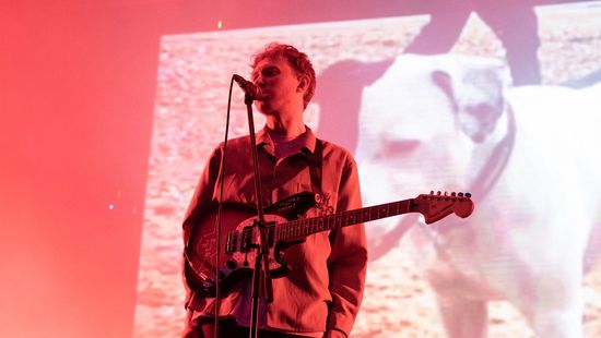 Mesterien ötvözött stílusok – Budapesten lép fel King Krule + videó