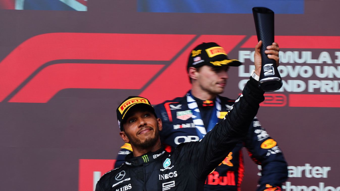 Balhé a Formula–1-ben, Lewis Hamilton második helyét elvették, így reagált