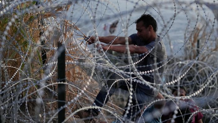 Meghátrál New York, mégsem fogadnák be a migránsokat