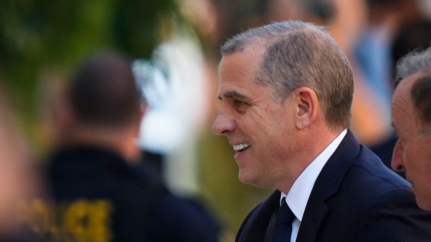 Nem ihat, nem drogozhat, és dolgoznia kell – komoly kihívások elé néz Joe Biden fia