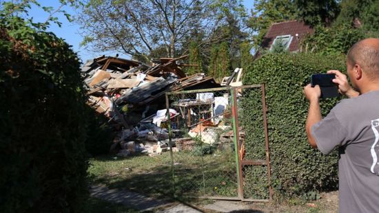 Akkora gázrobbanás volt Kaposváron, hogy az utcán parkoló autók is beleremegtek + fotók