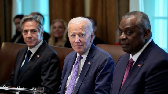 Joe Biden telefonon nyugtatta szövetségeseit, nem hátrál ki Ukrajna mögül