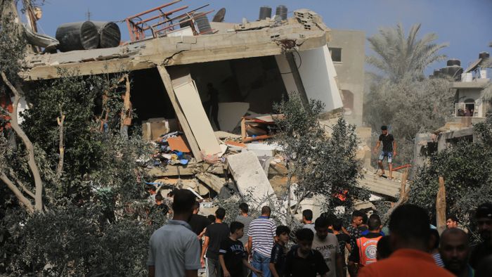 Israeli attacks on Gaza continue on the 27th day