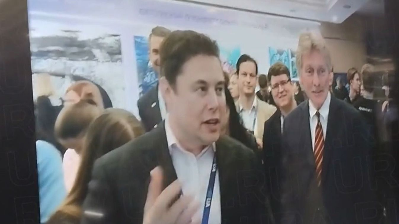 Elon Muskkal találkozott Peszkov kremli szóvivő? Valójában nem, csak egy fakenews videóból kivett kép.
Forrás Ura News