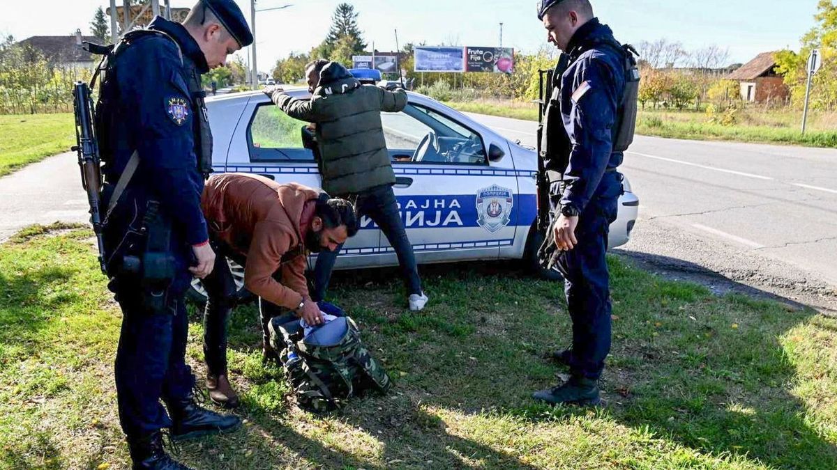 Több terrorszervezet áll a fegyveres tálibok és embercsempész bandák mögött a magyar-szerb határon