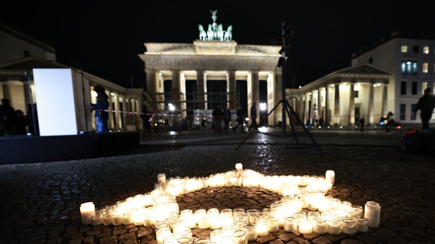 „Senki sem születik antiszemitának”