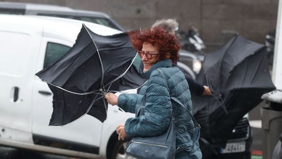 Nem ússzuk meg szárazon a pénteket, viharos szél és eső is lesz