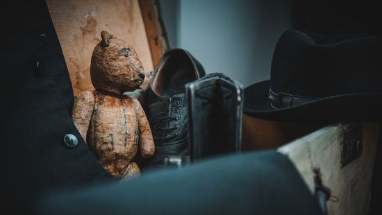 Gettósítás, légitámadás, sztálinizmus