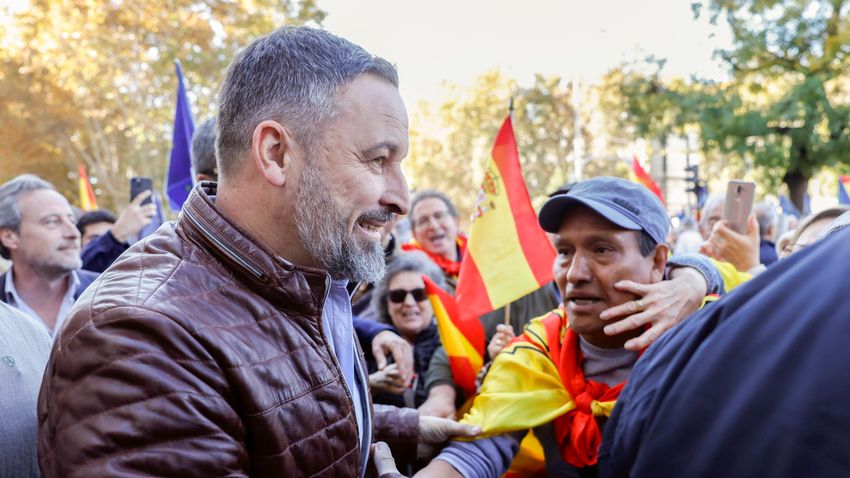 Kíméletlenül nekiment Pedro Sáncheznek a jobboldali pártvezér