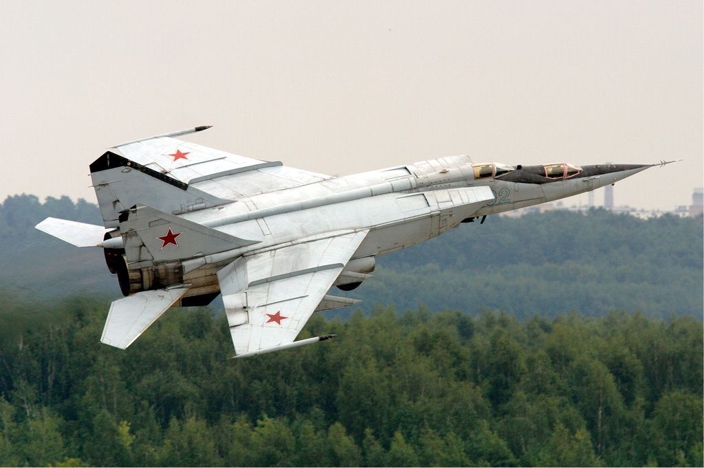 Orosz légier MiG-25PU (forrás: Wikipedia)