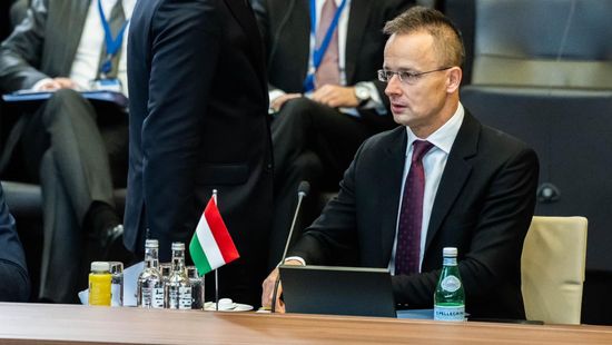 Szijjártó Péter: Vissza kell térni a 2015–ös állapotokhoz az anyanyelvhasználatot illetően